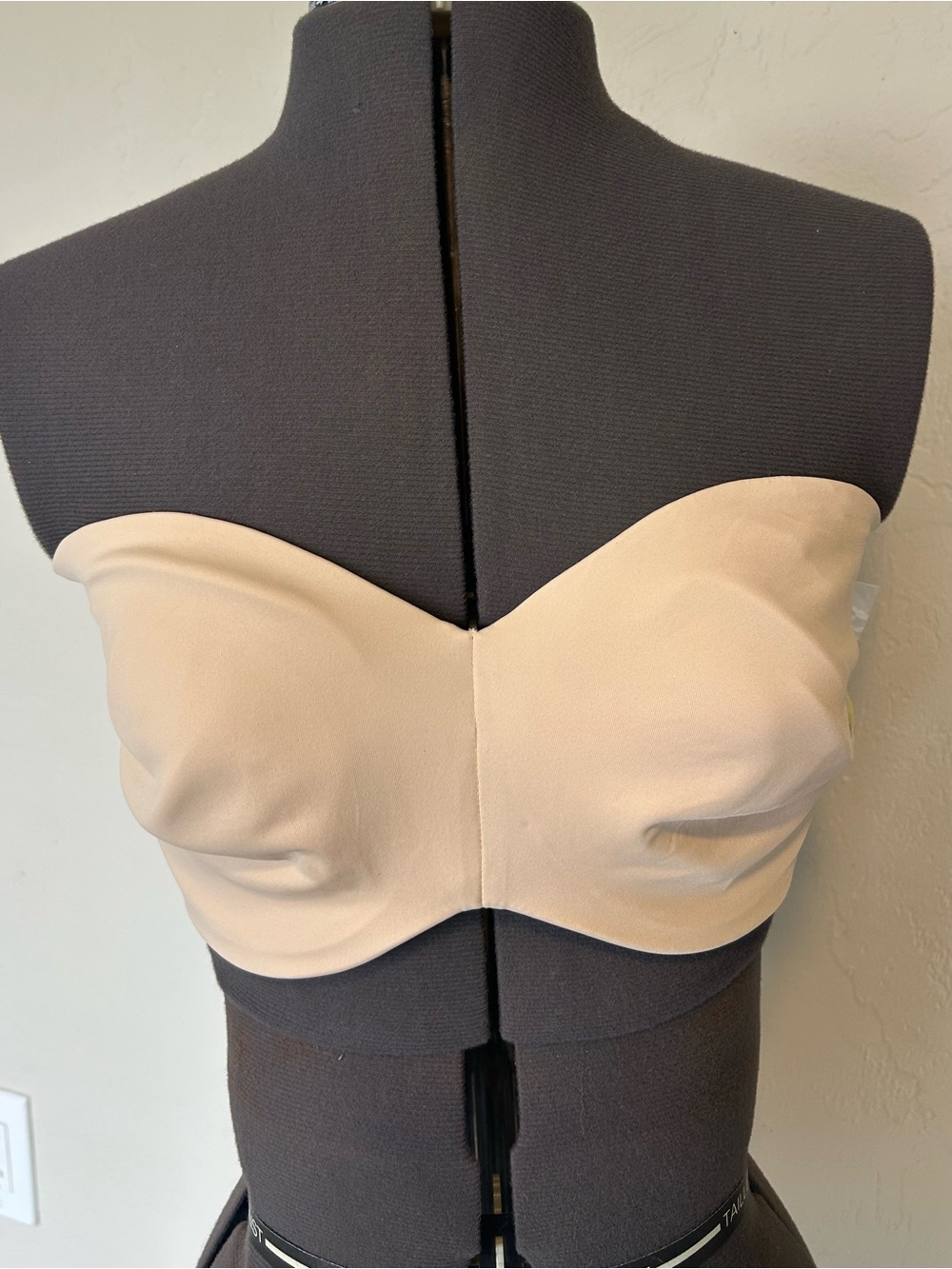 DELIMIRA Strapless Bra Beige 38DD Underwired Hook & Eye Solid (1965)